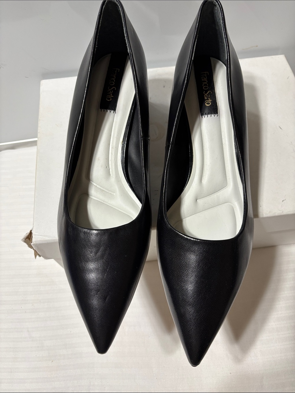 Franco Sarto Black Pointed Toe Leather Pumps with Cushioned Insole. NWOT